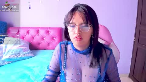 Snapshot of cristaln07 chatting on 03.11.25 Natis online show from 03.11.25