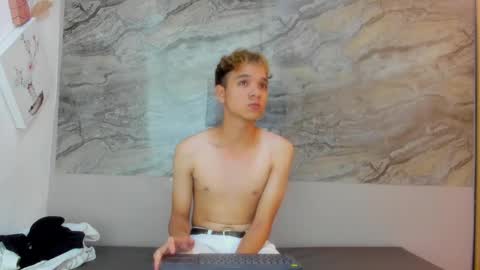Snapshot of cristhian_cody chatting on 10.04.25 Cristhian online show from 10.04.25