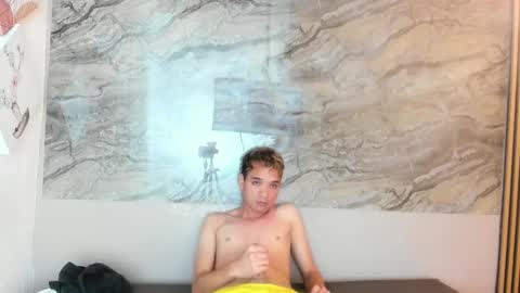 Snapshot of cristhian_cody chatting on 10.09.25 Cristhian online show from 10.09.25