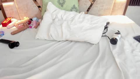 cristin  online show from 12.10.24