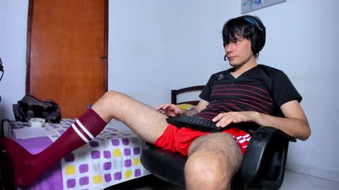 Snapshot of cristian_ortiz_1 chatting on 12.25.24 Cristian online show from 12.25.24