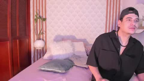 Cris  Pame online show from 10.26.25