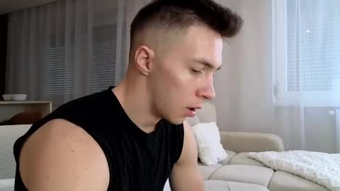 Snapshot of cristianovilla chatting on 03.09.25 CristianoHailey online show from 03.09.25