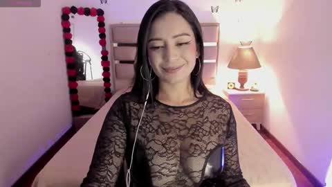 Snapshot of cristie_ortiz chatting on 09.30.25 Cristina online show from 09.30.25