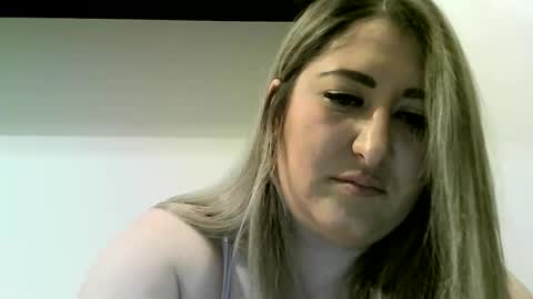 Snapshot of cristina20021991 chatting on 12.22.24 cristina20021991 online show from 12.22.24