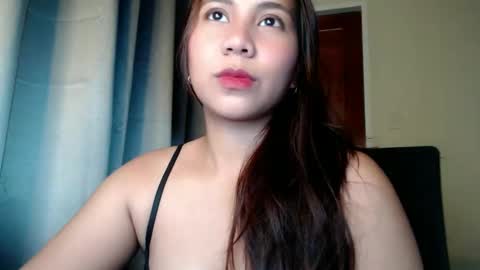 Snapshot of cristinavalerie chatting on 10.20.25 Cristina Valerie online show from 10.20.25