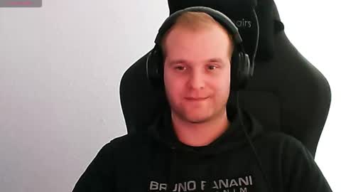 Snapshot of croissant911 chatting on 10.01.25 Anderson online show from 10.01.25