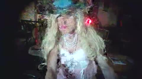 Crossdrsr19 online show from 06.10.26