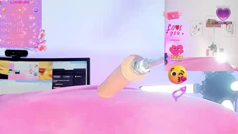 Mia online show from 11.27.25