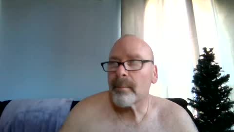 Snapshot of cruising_guy chatting on 06.16.26 fun guy online show from 06.16.26
