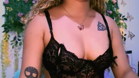 Snapshot of crysrus chatting on 09.20.25 crysrus online show from 09.20.25