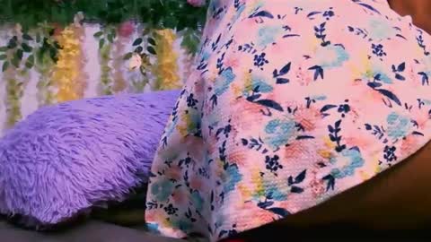 Snapshot of crysrus chatting on 10.10.25 crysrus online show from 10.10.25