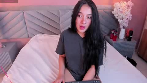 crystal_collinss_ online show from 02.08.25