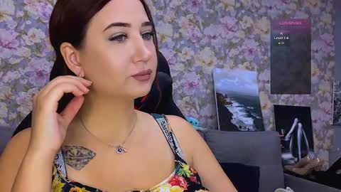 Snapshot of crystal_eternity chatting on 10.27.25 crystal_eternity online show from 10.27.25