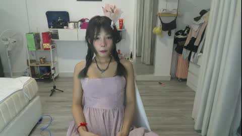 Snapshot of crystal_lee_yoon chatting on 08.04.26 Crystal lee online show from 08.04.26