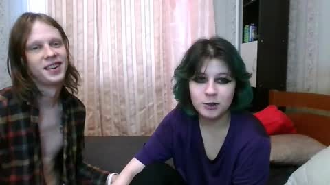 Crystal and Marcl online show from 02.04.25