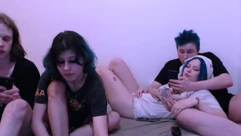 Crystal and Marcl online show from 03.04.25