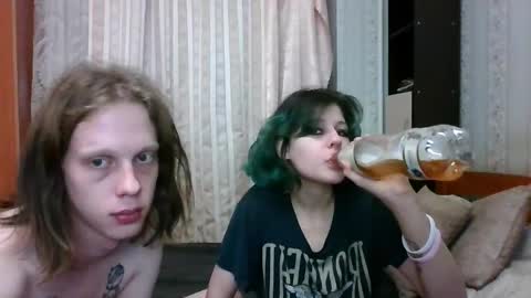 Crystal and Marcl online show from 03.04.25