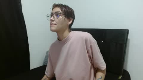 Snapshot of crystal_starx chatting on 02.21.25 Crystal Blaze online show from 02.21.25