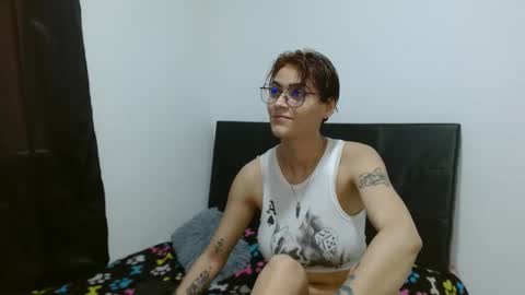 Snapshot of crystal_starx chatting on 02.25.25 Crystal Blaze online show from 02.25.25