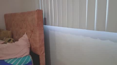 Crystal Blaze online show from 11.05.25