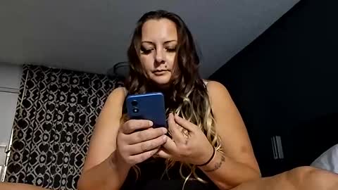 Snapshot of crystalbarbie214 chatting on 12.02.25 crystalbarbie214 online show from 12.02.25