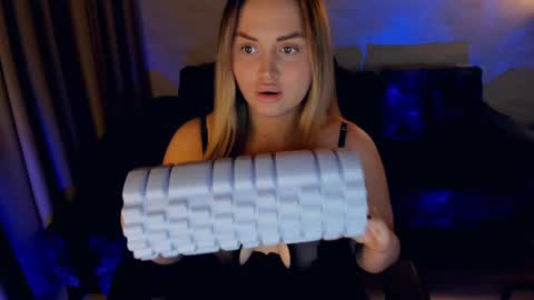 Snapshot of crystalemily chatting on 02.28.25 crystalemily online show from 02.28.25