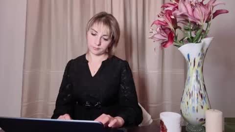 Snapshot of crystalfever_ chatting on 07.11.26 Mary online show from 07.11.26