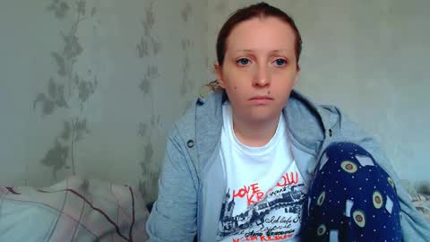 Snapshot of crystallangel chatting on 04.18.26 CrystallAngel online show from 04.18.26