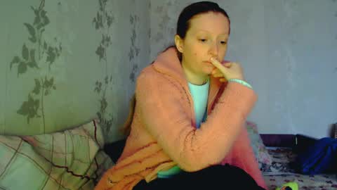 Snapshot of crystallangel chatting on 04.24.26 CrystallAngel online show from 04.24.26