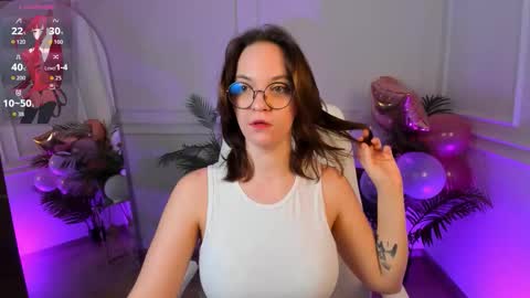 Snapshot of crystallglow chatting on 02.04.26 Kitty online show from 02.04.26