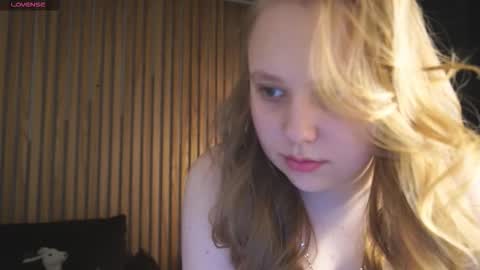 crystallpaws_ online show from 12.23.25