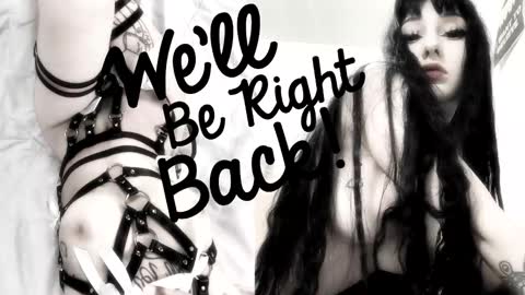 Sasha    Make me moan with patterns   good music here  online show from 10.14.25