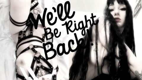 Sasha    Make me moan with patterns   good music here  online show from 11.17.25