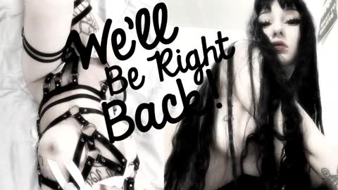 Sasha    Make me moan with patterns   good music here  online show from 11.30.25