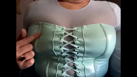 crystalyn777 online show from 10.19.25