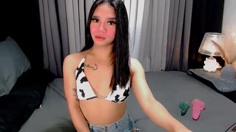 Snapshot of crytastal_lust1212 chatting on 10.16.25 bea takashi online show from 10.16.25