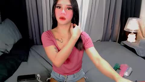 Snapshot of crytastal_lust1212 chatting on 10.25.25 bea takashi online show from 10.25.25