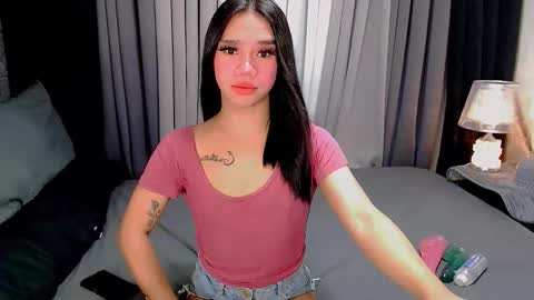 Snapshot of crytastal_lust1212 chatting on 10.27.25 bea takashi online show from 10.27.25