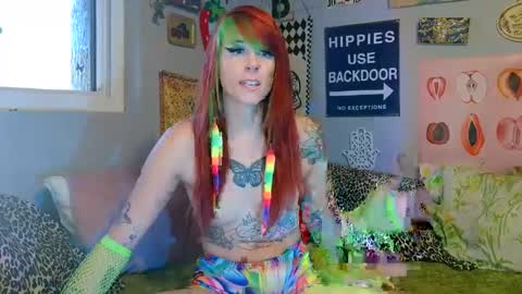 Snapshot of cu2sly chatting on 09.24.25     online show from 09.24.25