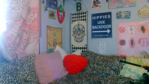 Snapshot of cu2sly chatting on 10.04.25     online show from 10.04.25