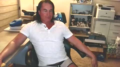 Yup... kinda old but Stop in and say hello online show from 06.07.26