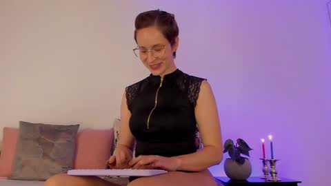 Leonela online show from 01.06.25