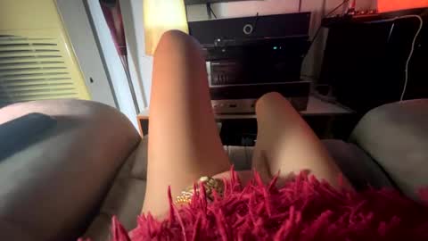 Snapshot of cum_all_over_mmee chatting on 12.19.24 im KIM new girl to spoil online show from 12.19.24