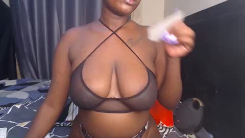 Snapshot of cum_central chatting on 02.10.25 cum_central online show from 02.10.25