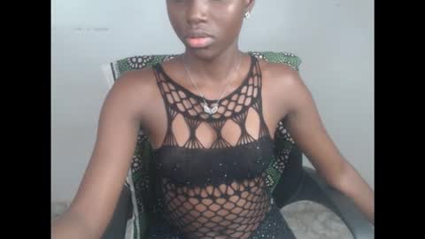 Snapshot of cum_ebony_xsecret chatting on 10.11.25 sophie online show from 10.11.25