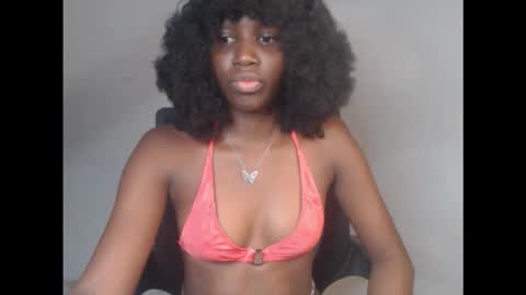 Snapshot of cum_ebony_xsecret chatting on 10.28.25 sophie online show from 10.28.25