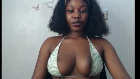 Snapshot of cum_ebony_xxxpetit chatting on 07.02.26 Teeha online show from 07.02.26