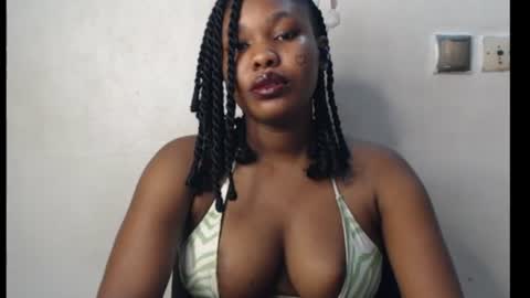 Snapshot of cum_ebony_xxxpetit chatting on 07.26.26 Teeha online show from 07.26.26