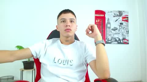 Snapshot of cumandres chatting on 11.18.25 cumandres online show from 11.18.25